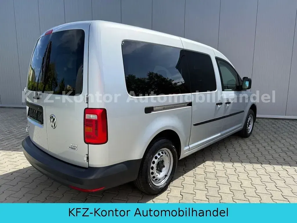 Gebraucht VW Caddy Maxi 102 PS (75 kW) 2016 Reflexsilber Van / Kleinbus