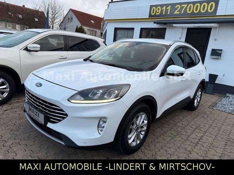 Gebraucht Ford Kuga Titanium 140 PS (102 kW) 2022 Weiß SUV