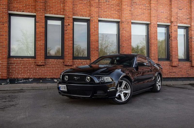 Usata Ford Mustang 426 CV (313 kW) 2013 Nero