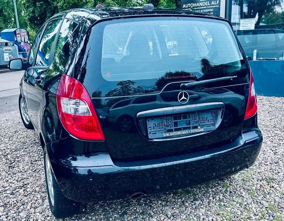 Gebraucht Mercedes A160 95 PS (69 kW) 2012 Schwarz Kleinwagen