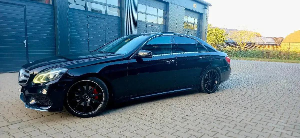 Gebraucht Mercedes E250 AMG line 204 PS (150 kW) 2014 Schwarz Limousine