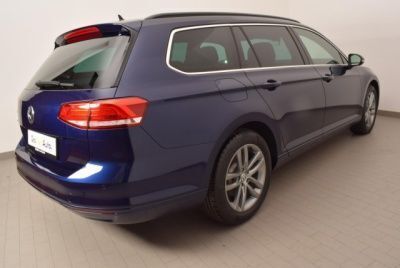 Gebraucht VW Passat Comfortline 150 PS (110 kW) 2018 Blau metallic Kombi