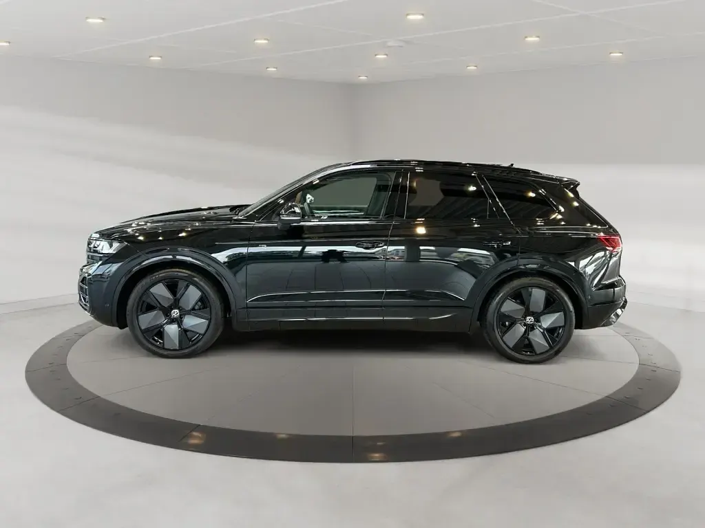 Gebraucht VW Touareg R-line 286 PS (210 kW) 2025 Grenadillschwarz metallic SUV