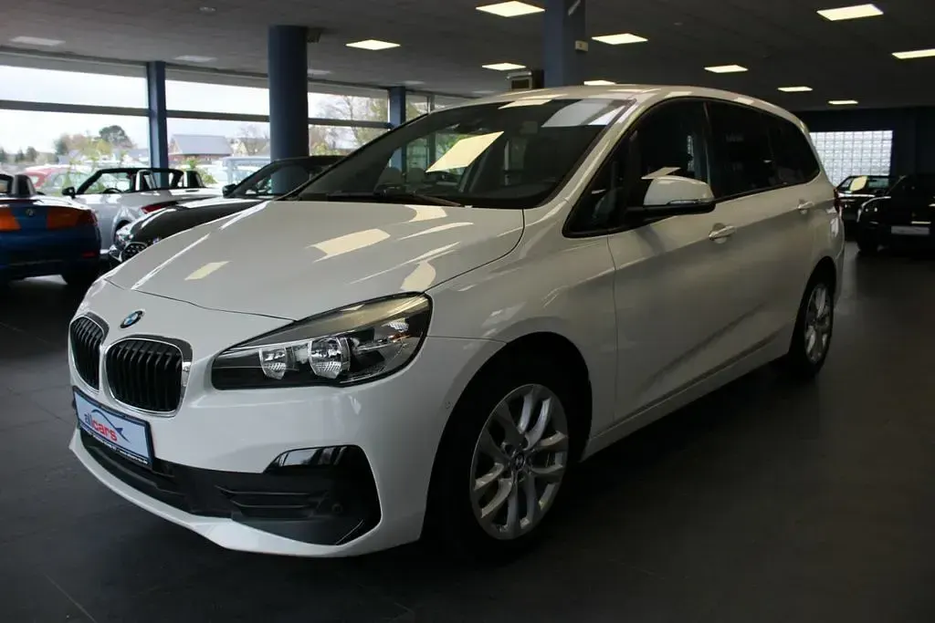 Gebraucht BMW 218 Gran Tourer Advantage 150 PS (110 kW) 2020 Weiß Van / Kleinbus