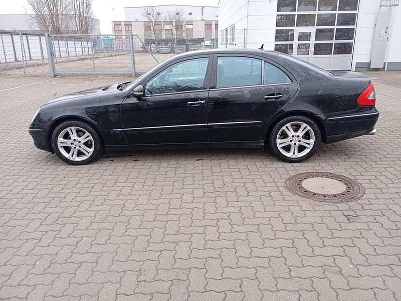 Gebraucht Mercedes E320 200 PS (147 kW) 2007 Schwarz Limousine