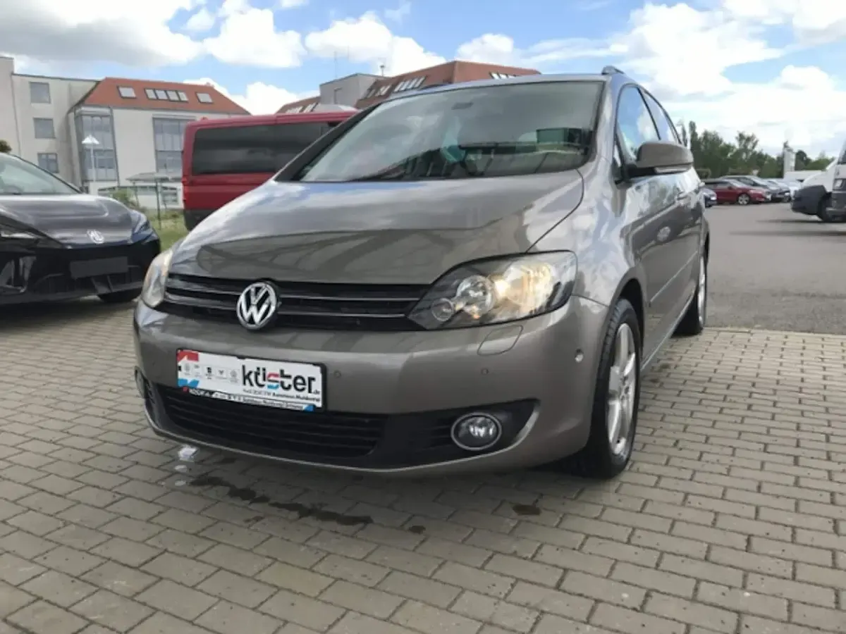Gebraucht VW Golf Plus Cross Comfortline 105 PS (77 kW) 2010 Braun Van / Kleinbus