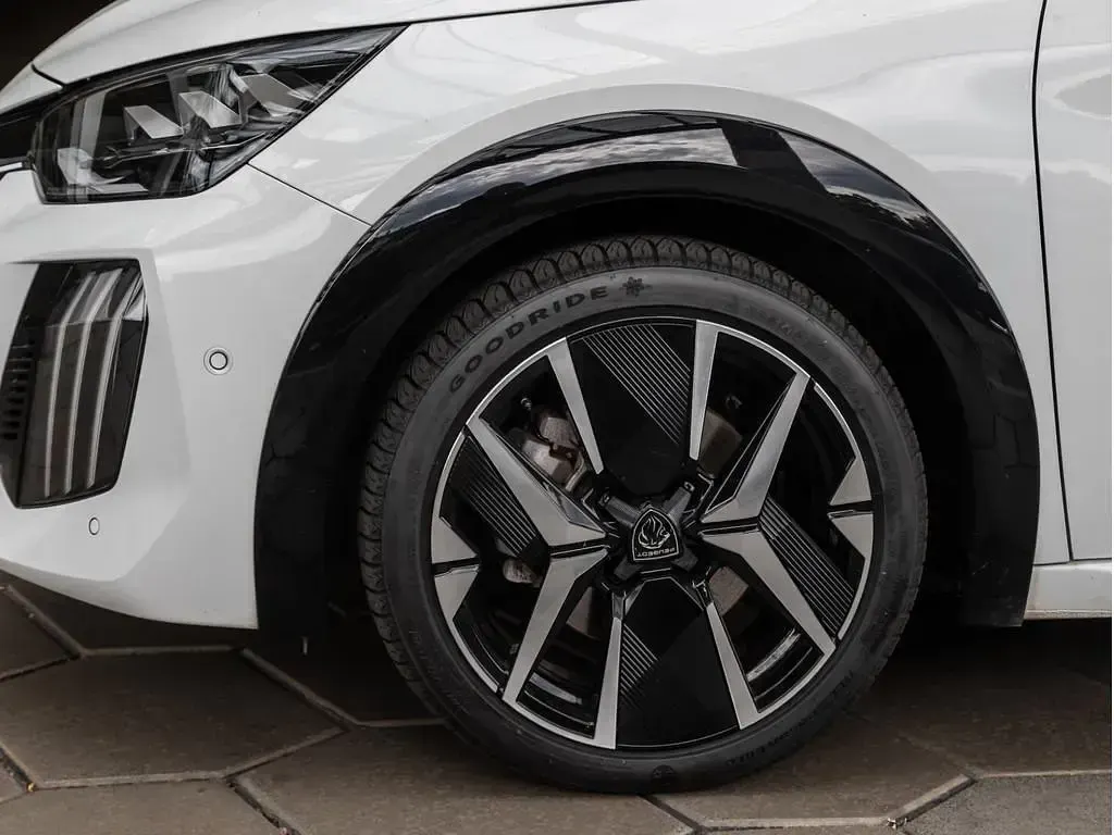 Gebraucht Peugeot 208 GT 101 PS (74 kW) 2024 Weiß Kleinwagen