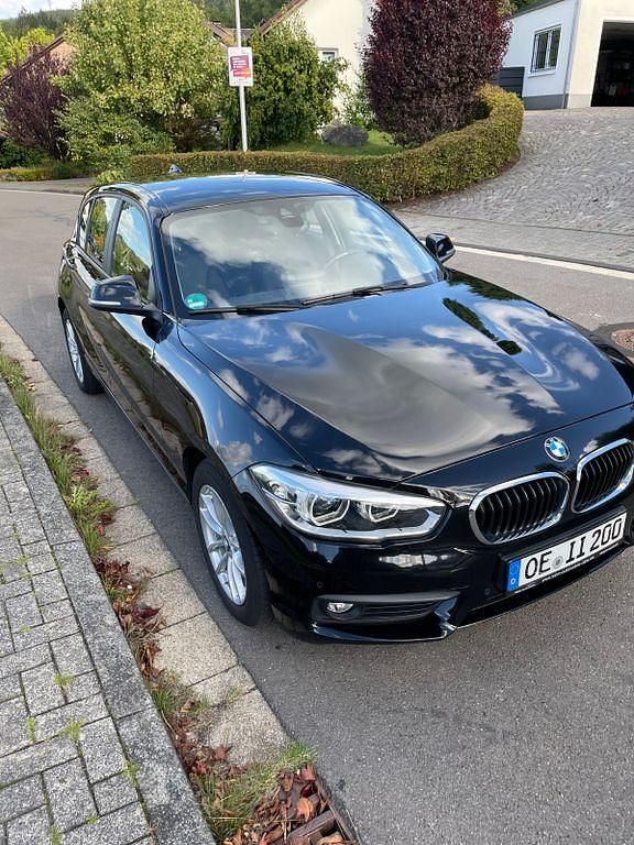 Schwarz Gebraucht 2019 BMW 120 Advantage Kleinwagen | 17.750 € (Guter Preis) - Bild 1/4