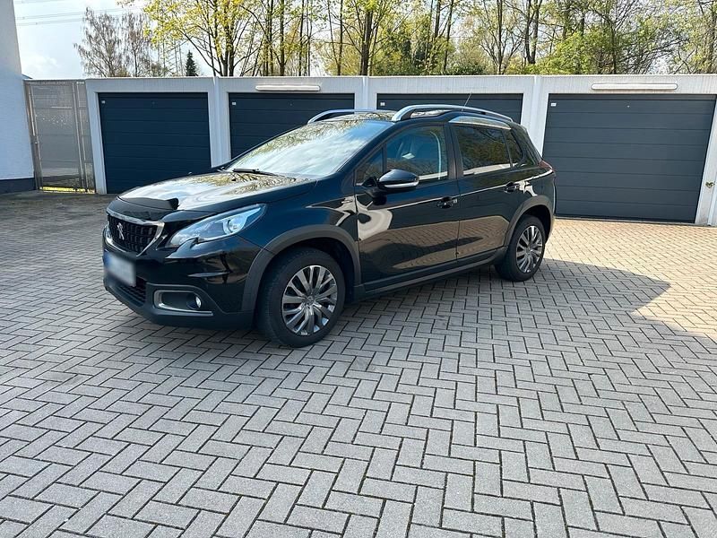 Second-hand Peugeot 2008 Allure 110 CP (80 kW) 2019 Negru SUV