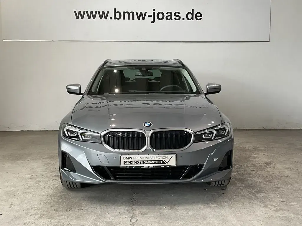 Gebraucht BMW 318 Comfort Edition 156 PS (114 kW) 2025 Grau Limousine