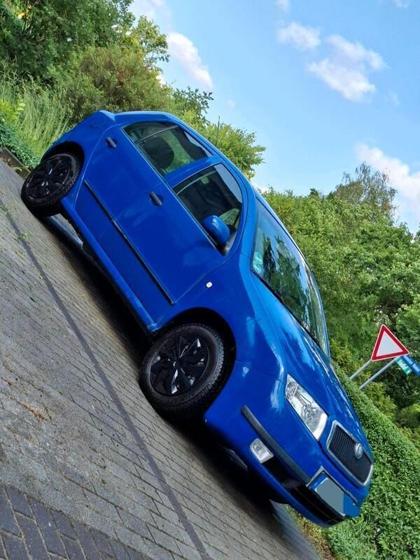 Blau Gebraucht 2003 Skoda Fabia Limousine | 2.500 € (Teuer) - Bild 1/4