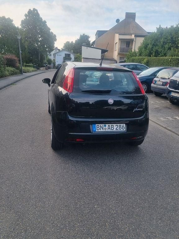 Schwarz Gebraucht 2009 Fiat Punto Kleinwagen | 1.050 € (Superpreis) - Bild 1/4
