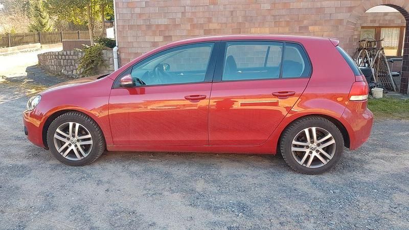 Gebraucht VW Golf VI Trendline 110 PS (80 kW) 2010 Rot Kleinwagen