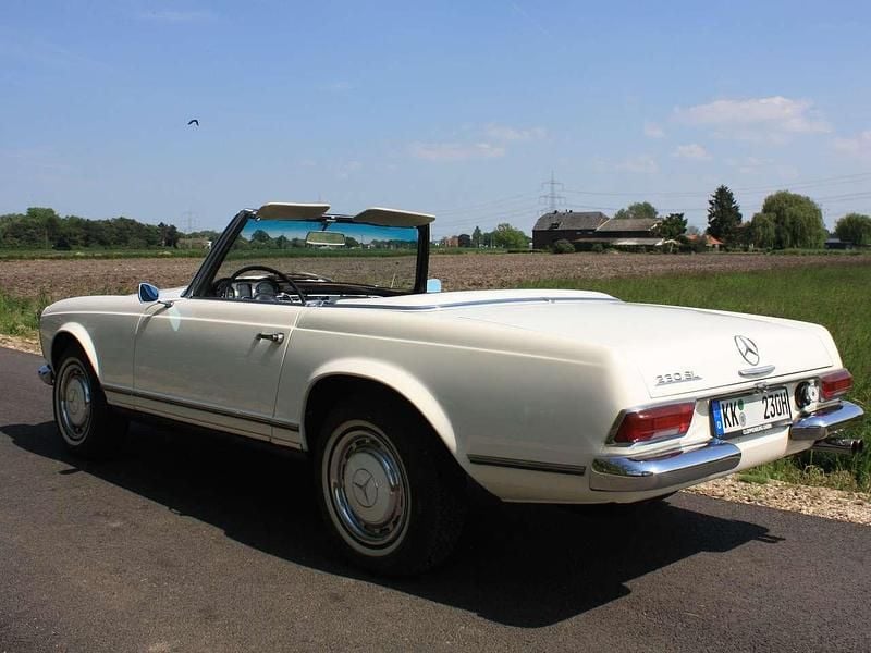 Weiß Gebraucht 1964 Mercedes 230 Cabrio | 64.900 € - Bild 1/4