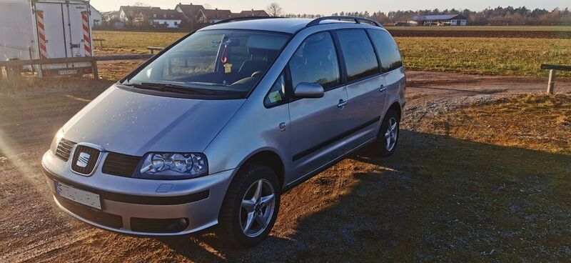 Silber Gebraucht 2007 Seat Alhambra Van / Kleinbus | 1.800 € (Superpreis) - Bild 1/4