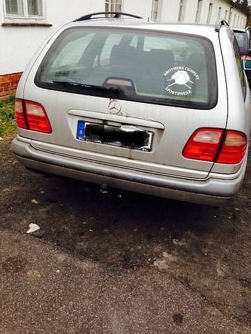 Gebraucht Mercedes 240 170 PS (125 kW) 1998 Silber Kombi