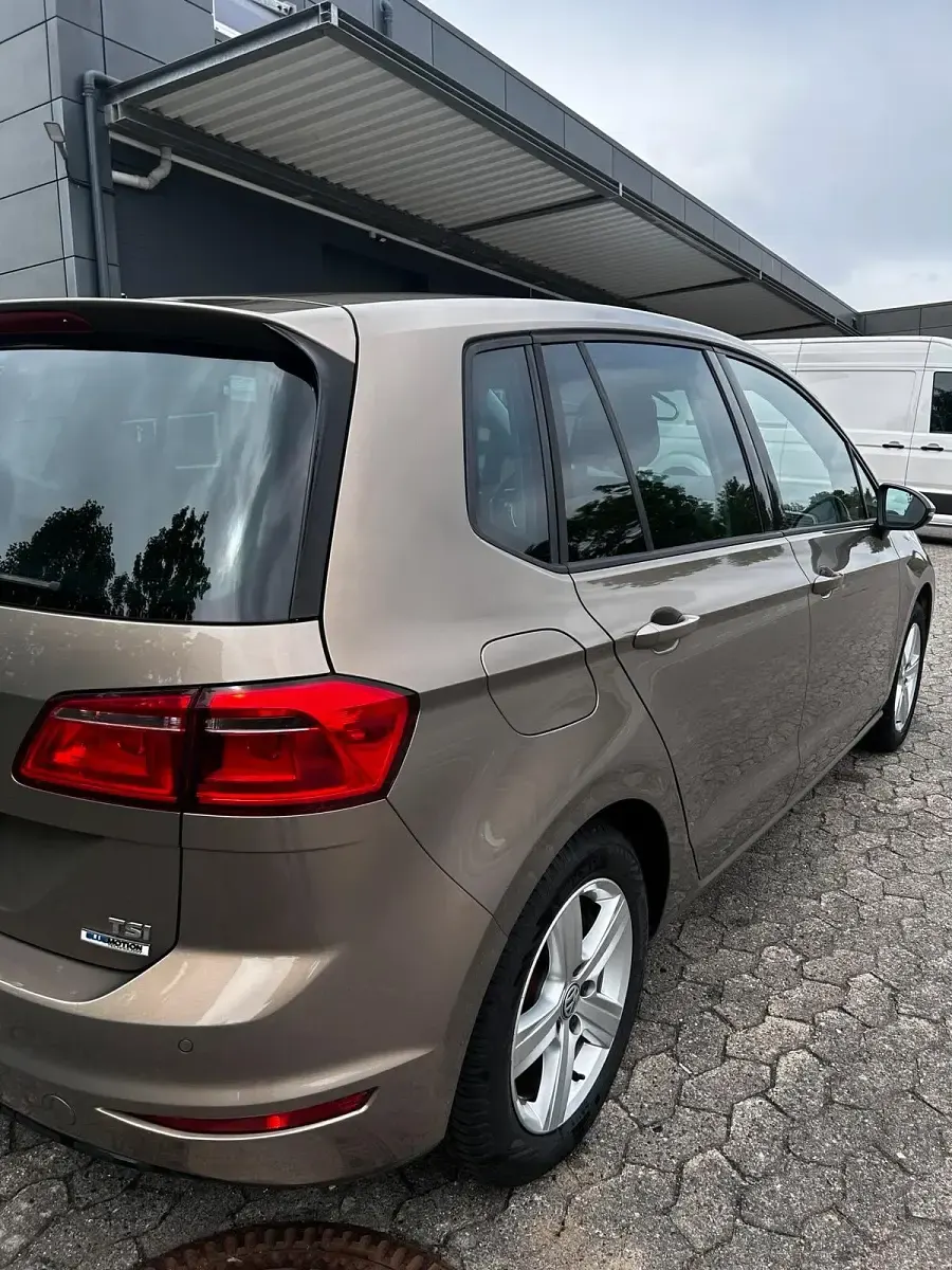 Gebraucht VW Golf Sportsvan 110 PS (80 kW) 2014 Gold Van / Kleinbus