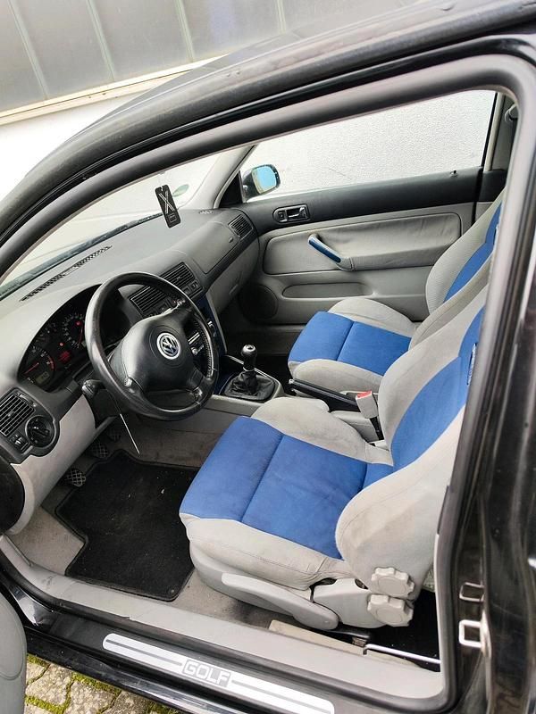 Gebraucht VW Golf IV Edition 105 PS (77 kW) 2000 Schwarz Kleinwagen
