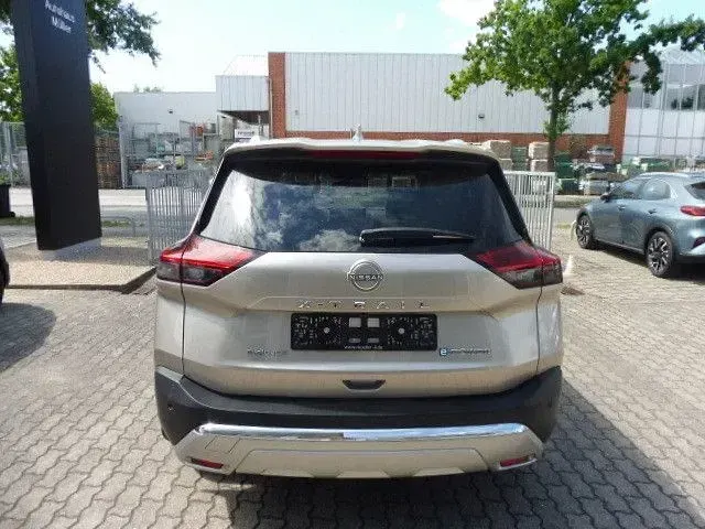 Gebraucht Nissan X-Trail Tekna 158 PS (116 kW) 2022 Silber SUV