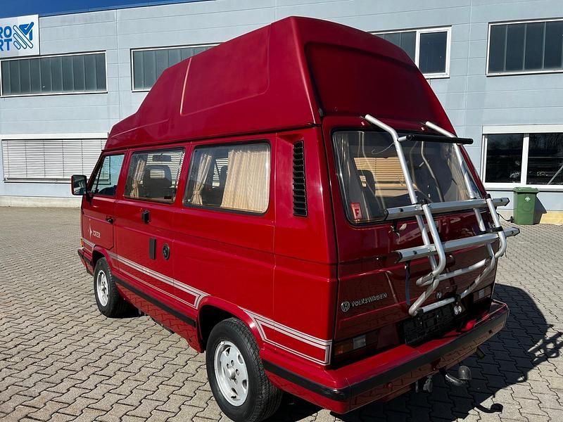 Second-hand VW T3 97 CP (71 kW) 1987 Roșu Van