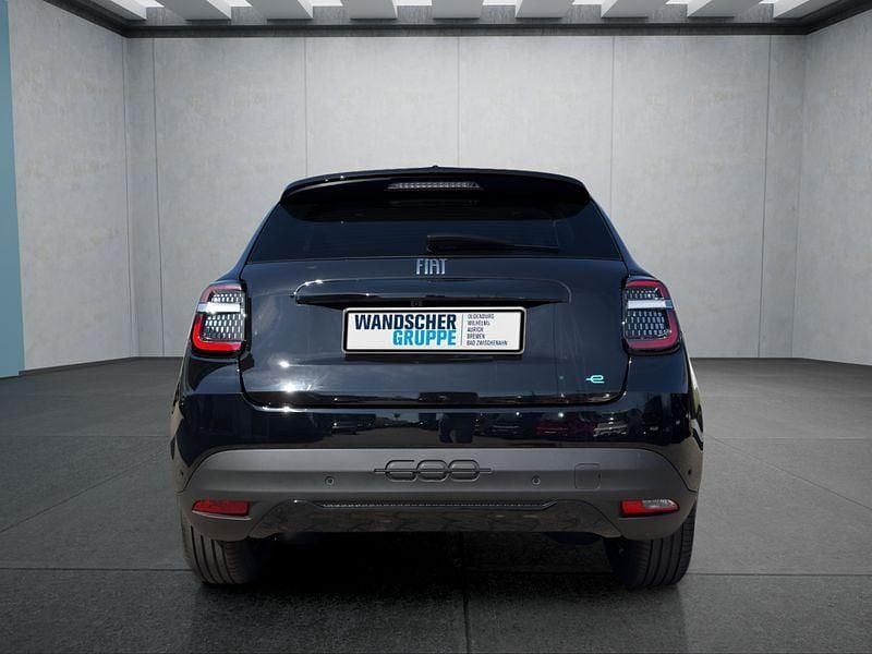 Neu Fiat 600E Red 114 kW (156 PS) 2025 Schwarz Kleinwagen