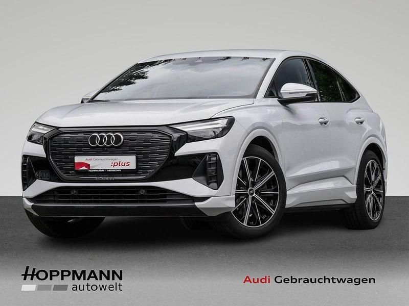 Weiß Gebraucht 2022 Audi Q4 Sportback e-tron Advanced SUV | 32.970 € (Fairer Preis) - Bild 1/4