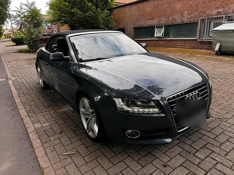 Grau Gebraucht 2010 Audi A5 Cabriolet Cabrio | 8.700 € (Guter Preis) - Bild 1/4