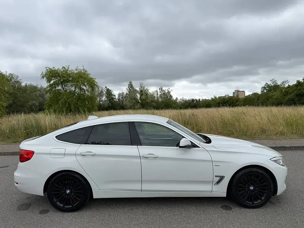 Gebraucht BMW 325 Luxury Line 218 PS (160 kW) 2014 Weiß Limousine