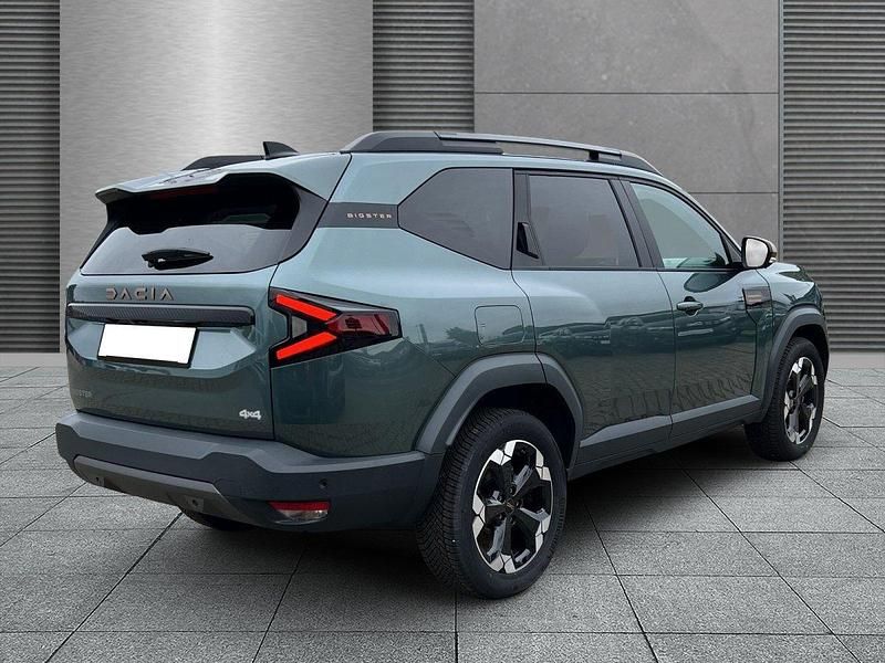 Neu Dacia Bigster Extreme 131 PS (96 kW) 2025 Zedergrün SUV