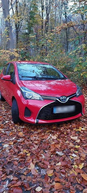 Rot Gebraucht 2015 Toyota Yaris Kleinwagen | 11.200 € (Fairer Preis) - Bild 1/4