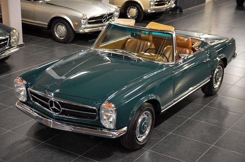 Grün Gebraucht 1970 Mercedes SL280 Cabrio | 99.800 € - Bild 1/4