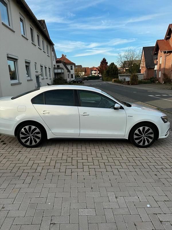 Second-hand VW Jetta 150 CP (110 kW) 2014 Alb Berlinǎ