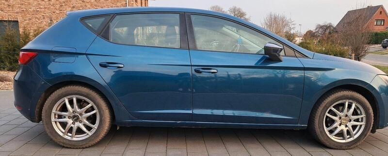 Blau Gebraucht 2015 Seat Leon Kleinwagen | 7.600 € (Superpreis) - Bild 1/4