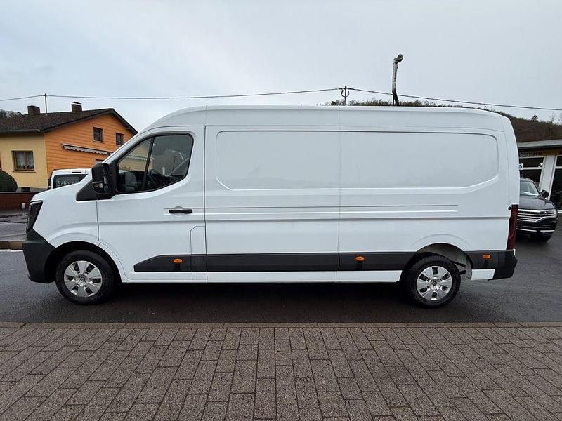 Gebraucht Renault Master 150 PS (110 kW) 2024 Weiß Van / Kleinbus