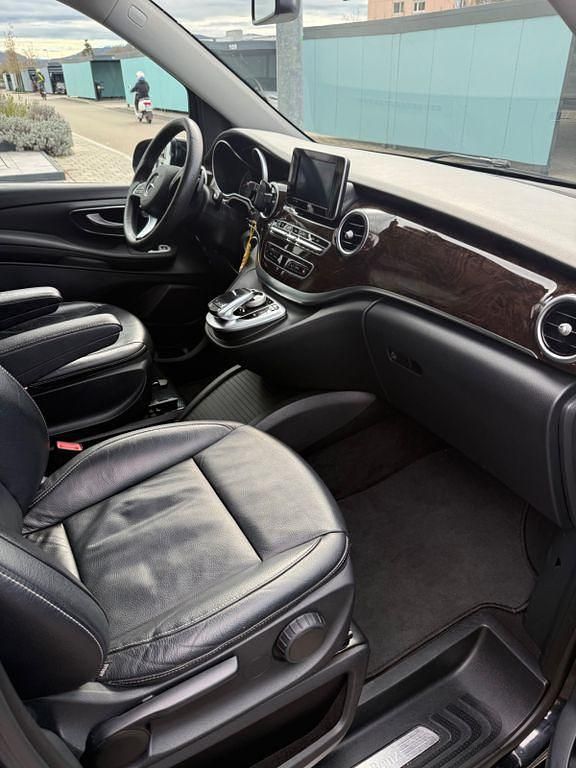 Gebraucht Mercedes V220 Avantgarde Edition 163 PS (119 kW) 2016 Schwarz Van / Kleinbus