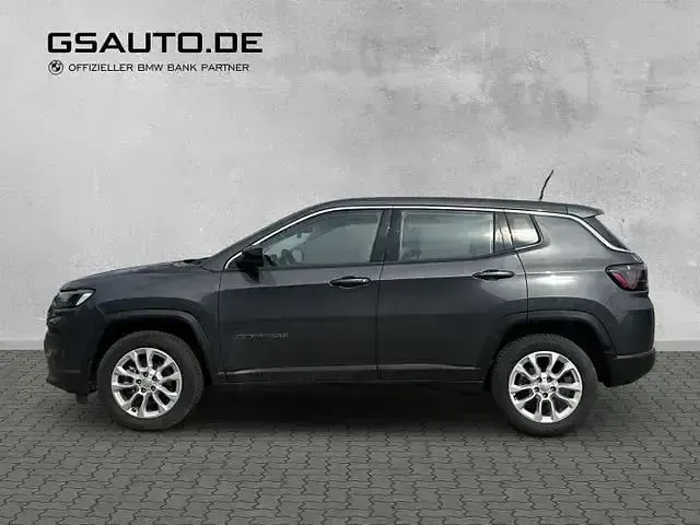 Gebraucht Jeep Compass Altitude 131 PS (96 kW) 2025 Grau SUV