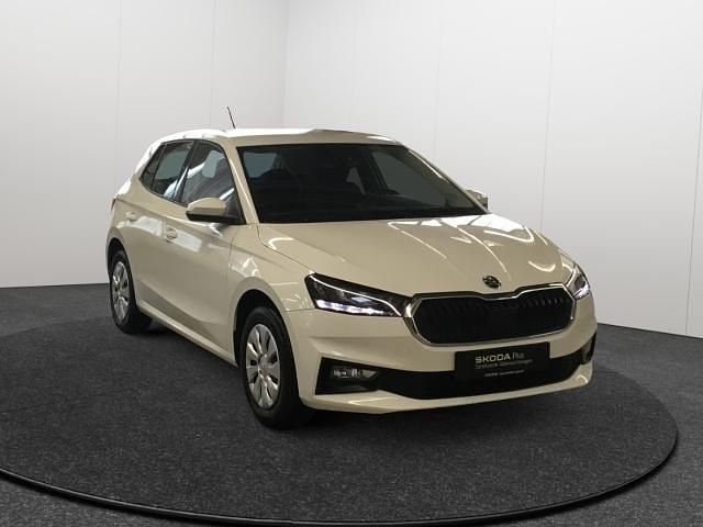Gebraucht Skoda Fabia Essence 80 PS (58 kW) 2024 Candyweiss Kleinwagen