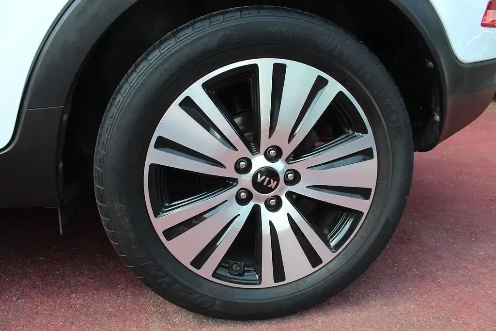 Gebraucht Kia Sportage Spirit 166 PS (122 kW) 2015 Weiß SUV