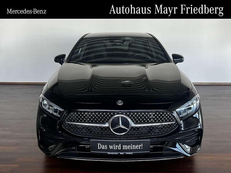 Gebraucht Mercedes A250 Advanced Plus 224 PS (164 kW) 2024 Lack kosmosschwarz Limousine