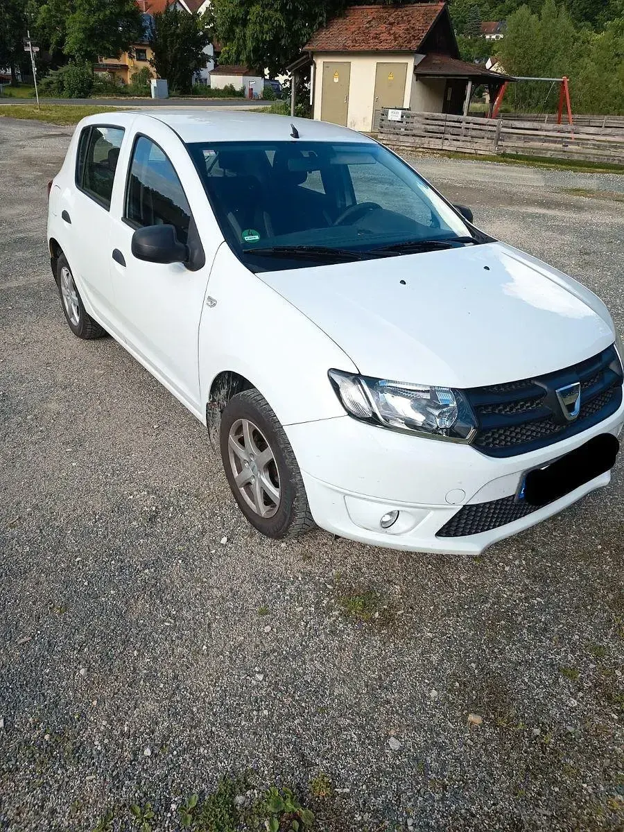 Gebraucht Dacia Sandero Ambiance 75 PS (55 kW) 2014 Weiß Limousine