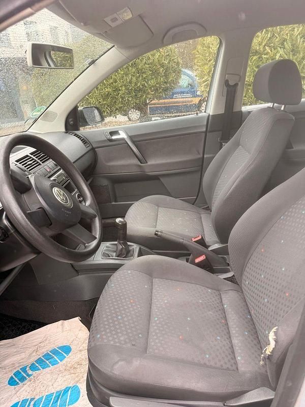 Gebraucht VW Polo Basis 64 PS (47 kW) 2004 Silber Kleinwagen