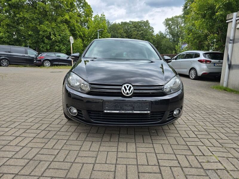Schwarz Gebraucht 2010 VW Golf VI Team Limousine | 5.399 € (Fairer Preis) - Bild 1/4