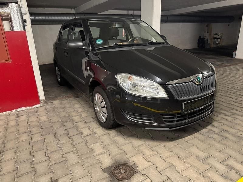 Schwarz Gebraucht 2012 Skoda Fabia Kleinwagen | 4.200 € - Bild 1/4