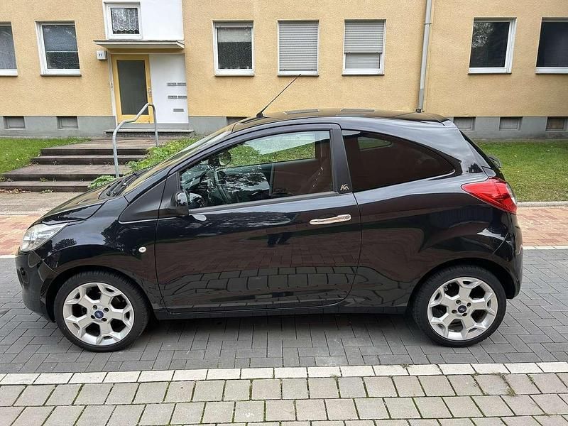 Gebraucht Ford Ka Titanium 69 PS (50 kW) 2012 Schwarz Limousine
