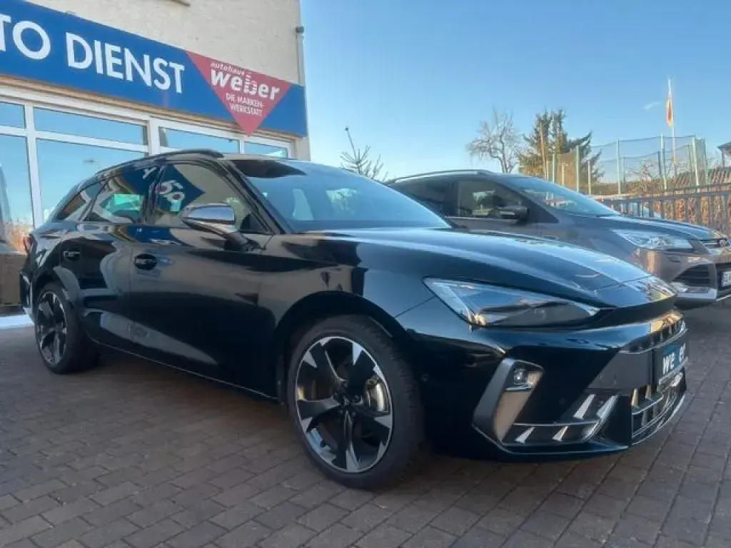 Second-hand Cupra Leon 150 CP (110 kW) 2024 Negru Break