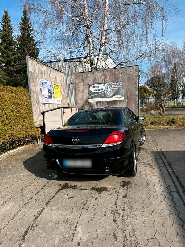 Gebraucht Opel Astra Cabriolet 119 PS (87 kW) 2007 Schwarz Cabrio
