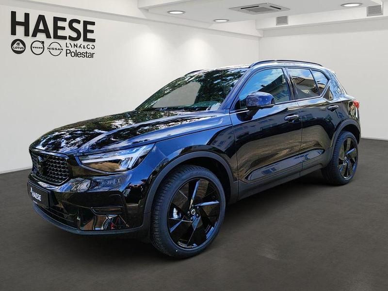Neu Volvo XC40 Plus 163 PS (119 kW) 2026 Schwarz SUV