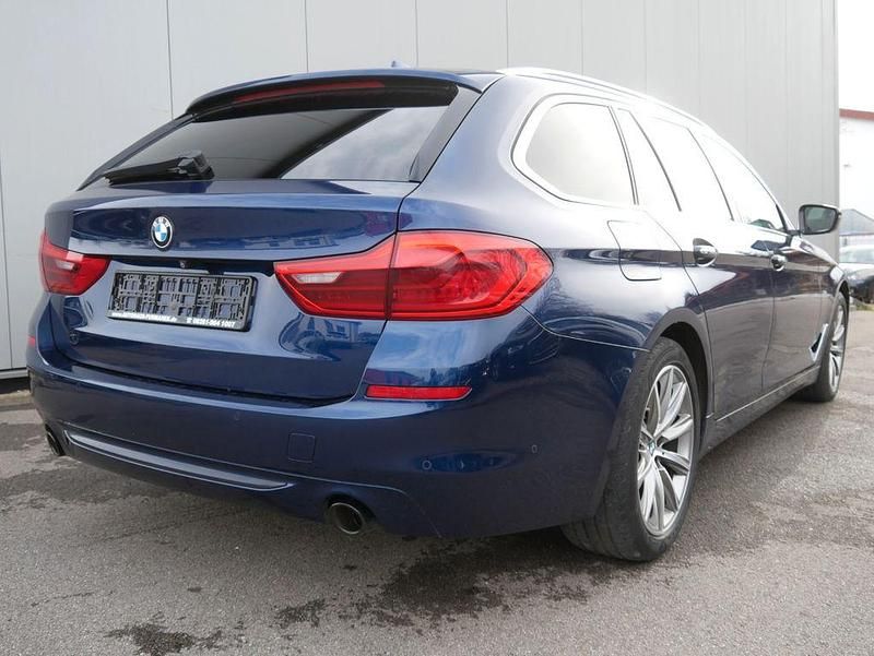 Gebraucht BMW 520 Sport Line 190 PS (139 kW) 2018 Blau Kombi