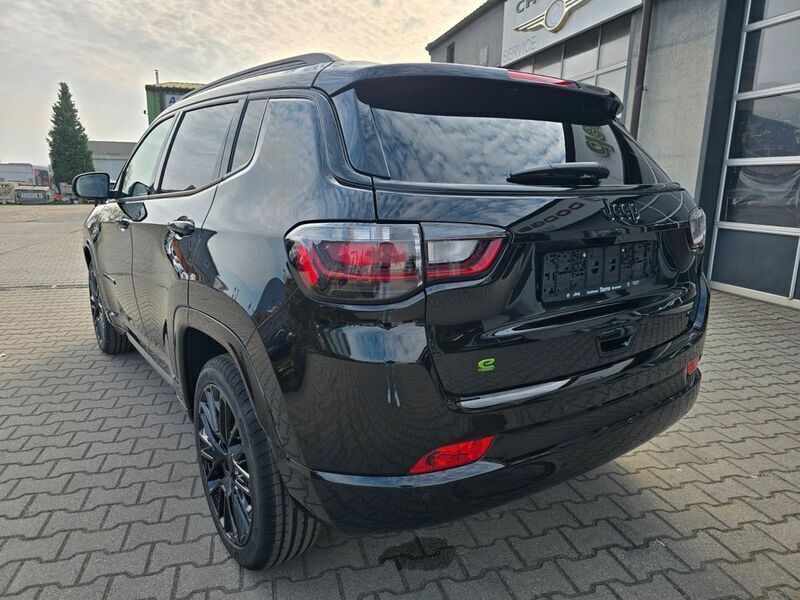 Gebraucht Jeep Compass 131 PS (96 kW) 2023 Schwarz SUV