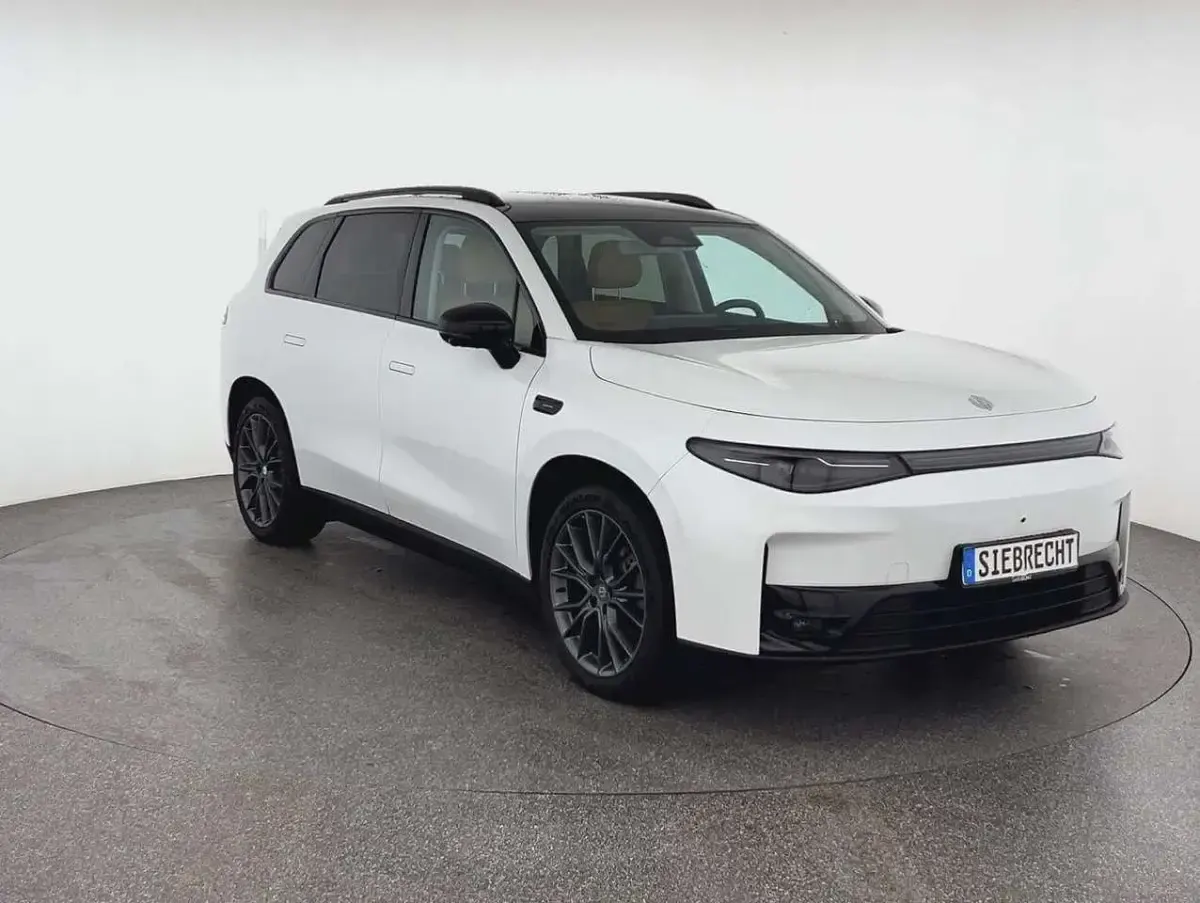 Neu Leapmotor C10 160 kW (218 PS) 2025 Weiß SUV